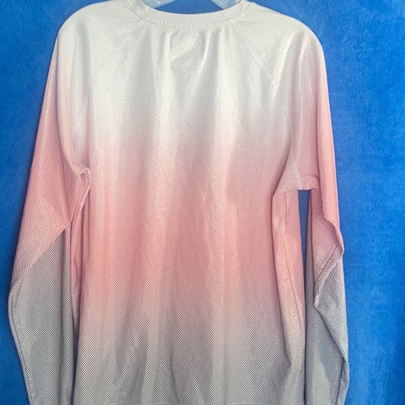 Columbia x Disney top excellent condition - Picture 5 of 7